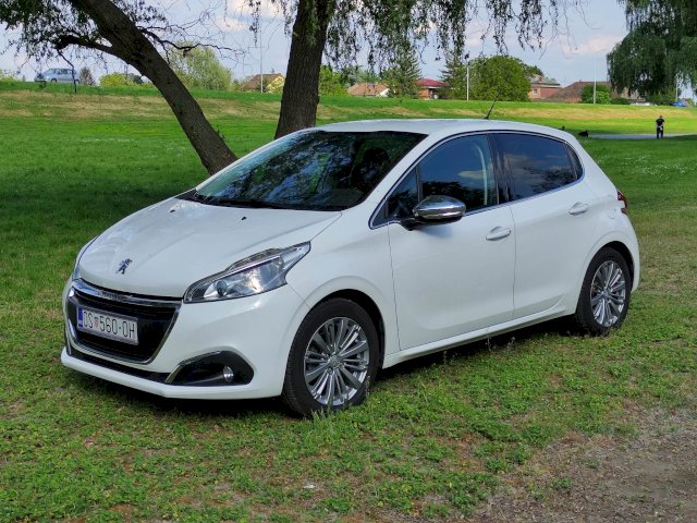 Peugeot 208 1.2 Puretech 110 Allure, 78000 km, HR