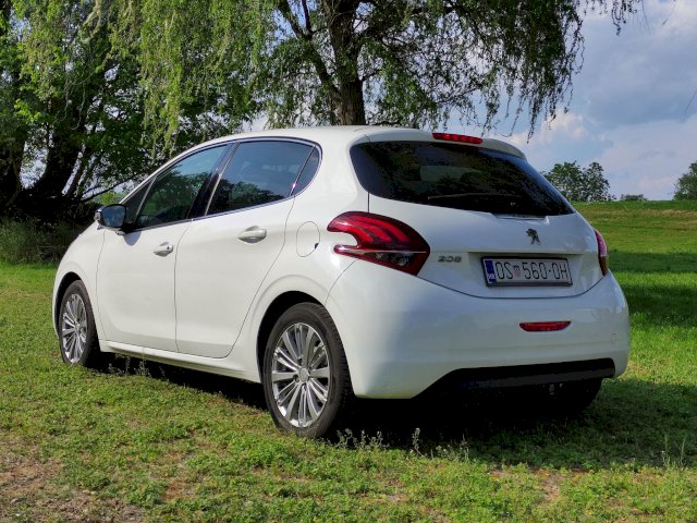 Peugeot 208 1.2 Puretech 110 Allure, 78000 km, HR