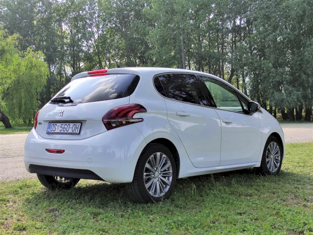 Peugeot 208 1.2 Puretech 110 Allure, 78000 km, HR