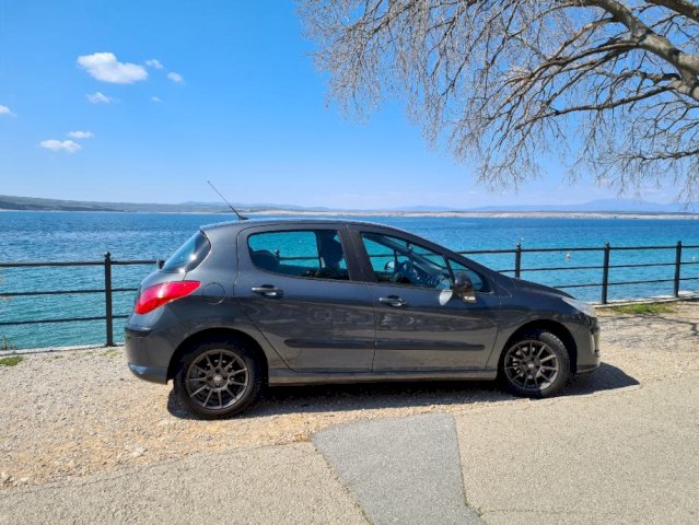 Peugeot 308 1,4 16V VTi, REGISTRIRAN godinu dana