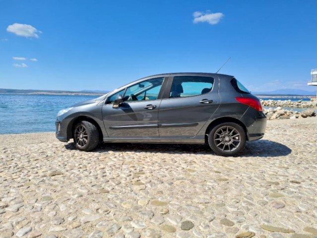 Peugeot 308 1,4 16V VTi, REGISTRIRAN godinu dana
