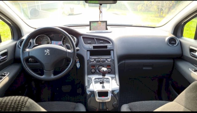 Peugeot 5008 1,6 e-HDi automatik 7 Sjedala