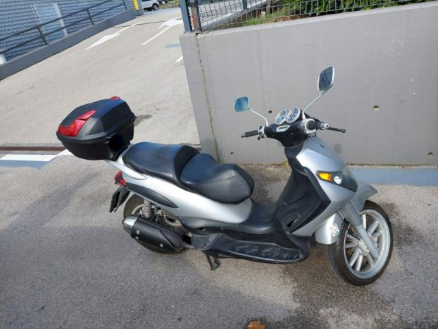 Piaggio Beverly 198 cm3, 2003 god.