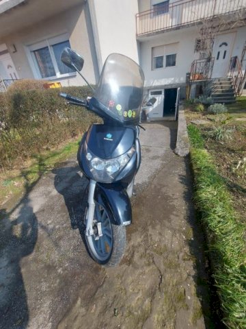 Piaggio Beverly 250 cm3, 2005 god.