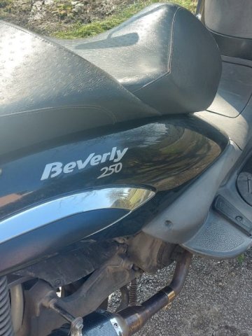 Piaggio Beverly 250 cm3, 2005 god.