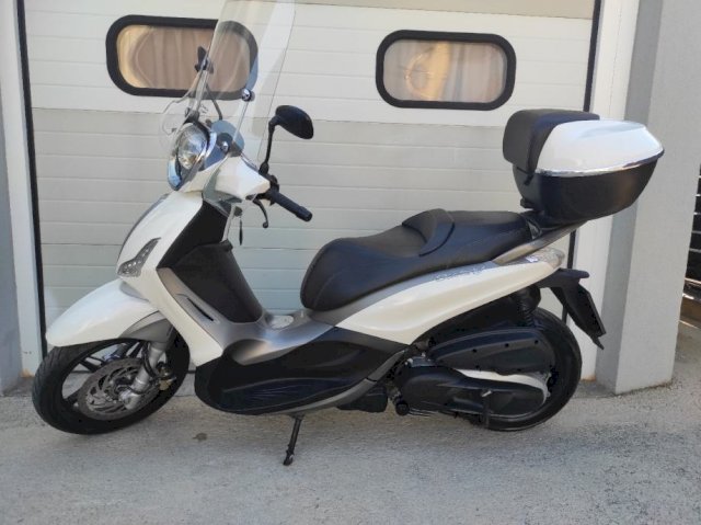 Piaggio Beverly 350 cm3, 2012 god.