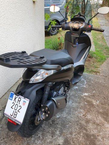 Piaggio Beverly 350 sport touring, 2017 god.