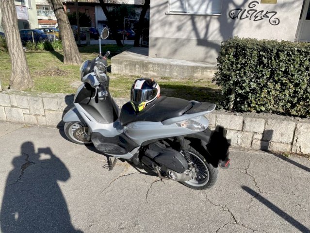 Piaggio Piaggio beverly 300 300 cm3, 2011 god.