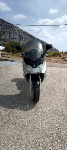 Piaggio X8 200 cm3, 2005 god.