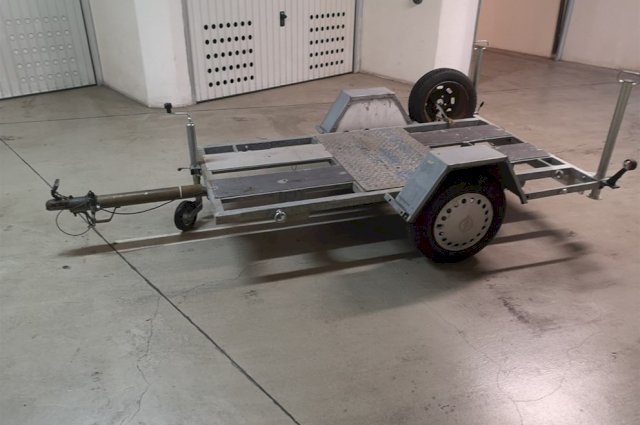 Prikolica za 3 motora