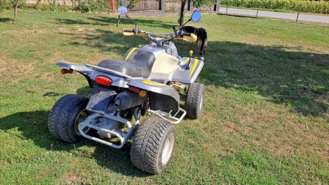 Quad 200 cm3, 2002 god.