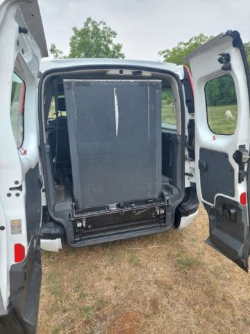 Renault Kangoo Maxi sa rampom