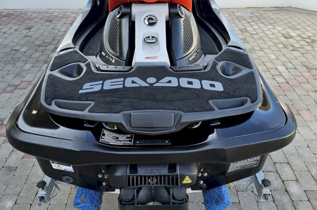 SEA DOO RXT 260 RS + PRIKOLICA--190 RADNIH SATI--