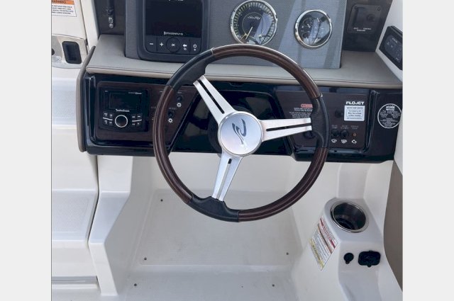 SEA RAY 230 SS