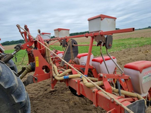 SIJAČICA ZA KUKURUZ GASPARDO + POSUDE ZA GRNULE