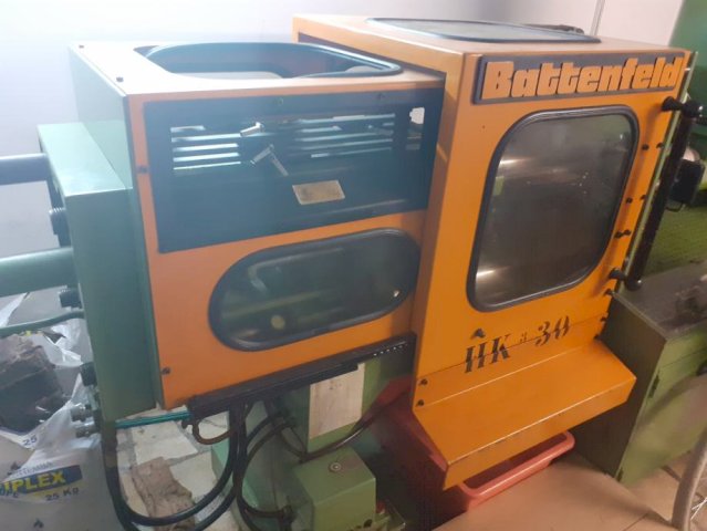 STROJEVI ZA BRIZGANJE PLASTIKE