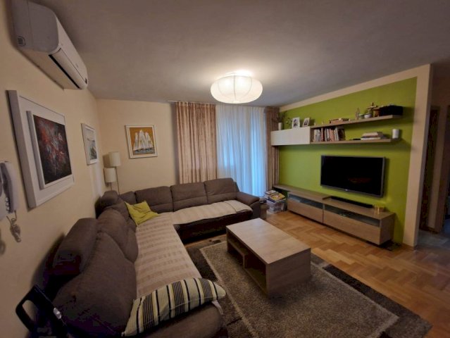 Stan: Zagreb (Kajzerica),4s, 1. kat, 2 PM, APN, z