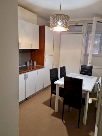 Stan: Zagreb (Savica), 65.00 m2**TOP LOKACIJA