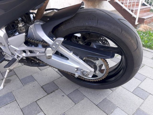 Suzuki GSR 600 600 cm3, 2007 god.