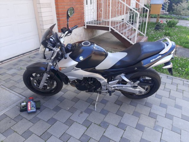 Suzuki GSR 600 600 cm3, 2007 god.