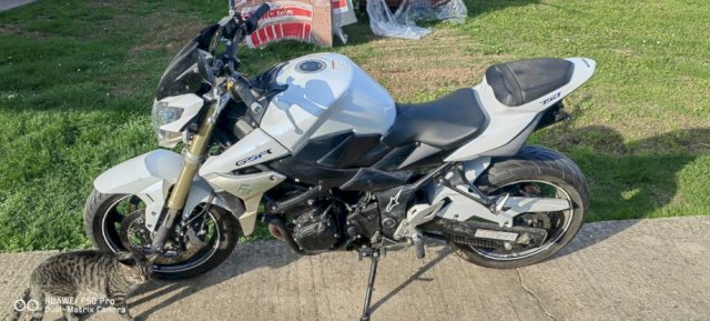 Suzuki GSR 750 749 cm3, 2012 god.