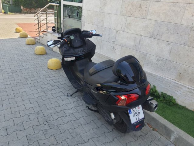 Suzuki Suzuki Burgman 650 Executive 650 cm3, 2013