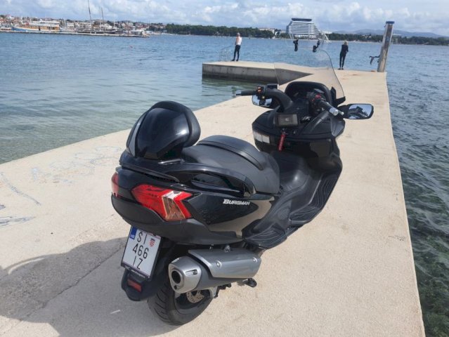 Suzuki Suzuki Burgman 650 Executive 650 cm3, 2013