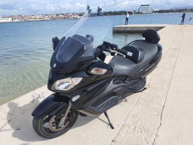 Suzuki Suzuki Burgman 650 Executive 650 cm3, 2013