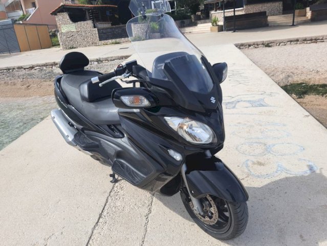 Suzuki Suzuki Burgman 650 Executive 650 cm3, 2013