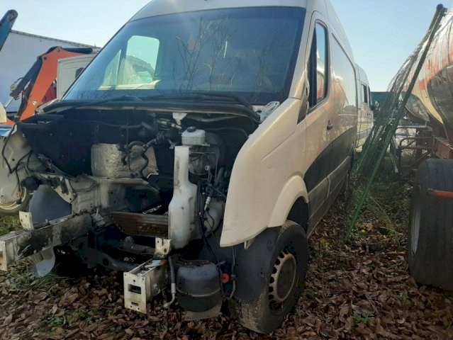 TERETNO VOZILO VW CRAFTER 2,5 TDI
