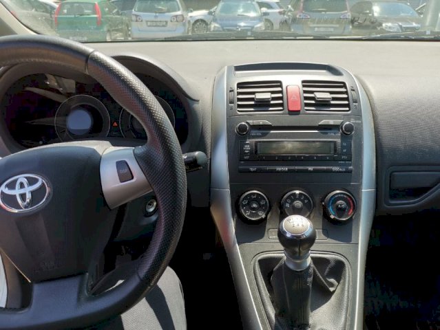 TOYOTA AURIS 1.4, 2012 god.