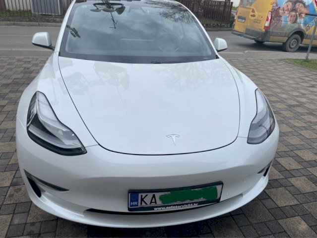 Tesla Model 3 LONG RANGE, moze zamjena za kombi i