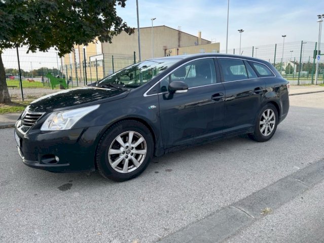 Toyota Avensis Wagon 2,2 D-4D automatik