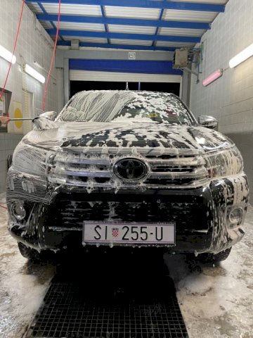 Toyota Hilux 2.4 Automatic automatik