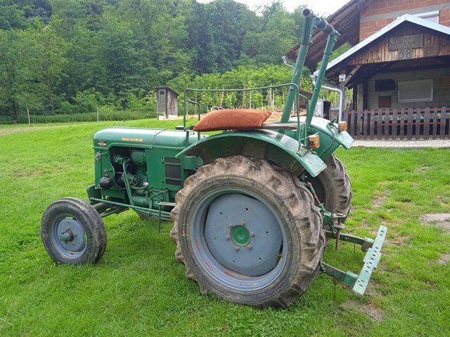 Traktor DEUTZ D25 1958.g sa bočnom kosom UNIKAT