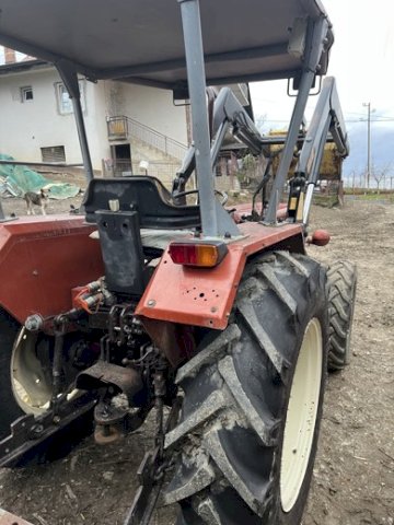 Traktor Fiat 420 83. God -Prednji Utovarivač