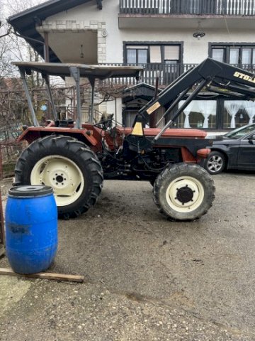 Traktor Fiat 420 83. God -Prednji Utovarivač