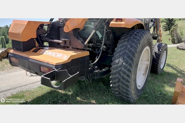 Traktor Renault ergos 100 s kranskim malcerom