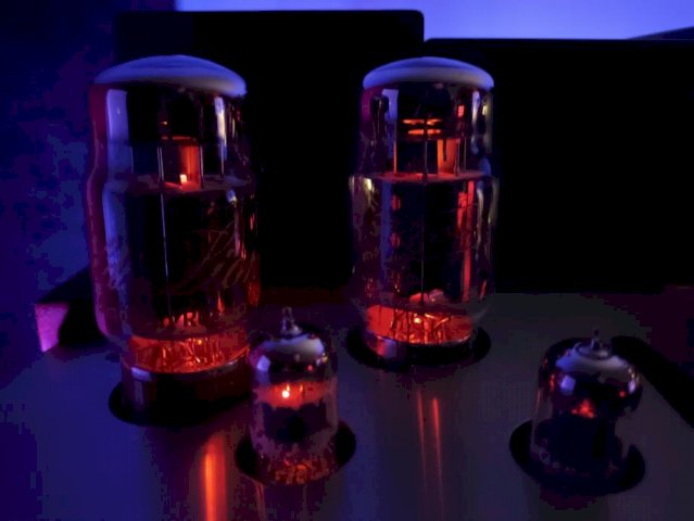 Unison Research Sinfonia & Gold Lion Tubes