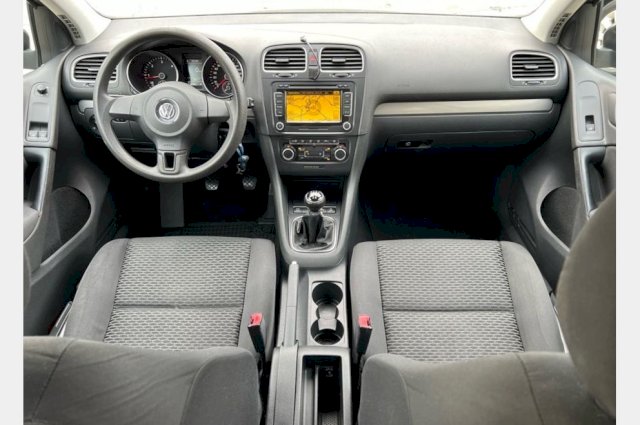 VW Golf 5 1.6 TDI *registiriran*