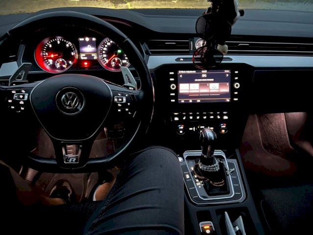 VW Passat 2,0 TDI BMT DSG Rline VELIKI SERVIS