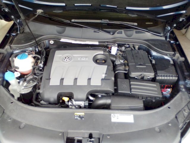 VW Passat Variant 1,6 TDI .206 tis.tempomat