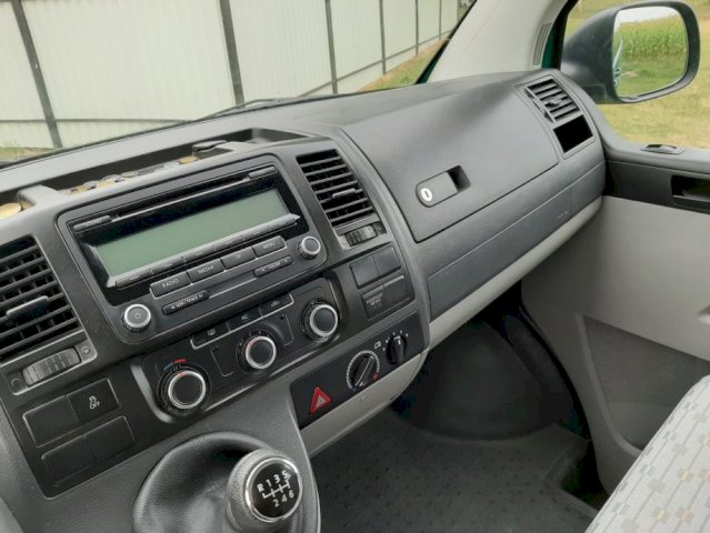 VW T5 2.0 TDI PUTNIČKI KUPLJEN NOV U HR