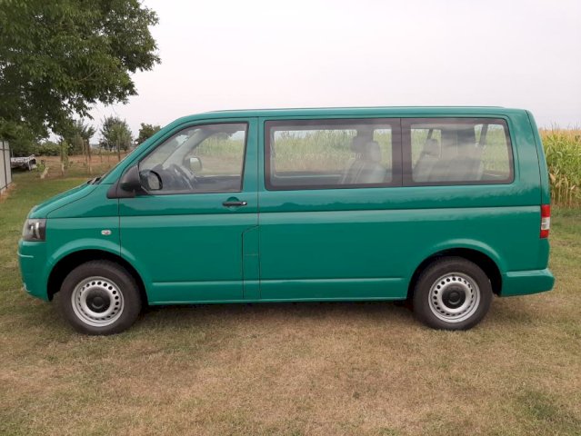 VW T5 2.0 TDI PUTNIČKI KUPLJEN NOV U HR