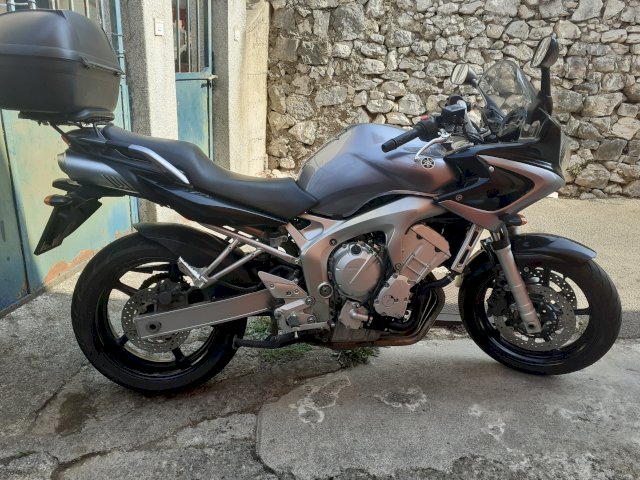 YAMAHA FAZER 600