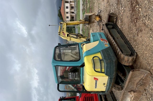 YANMAR B37V