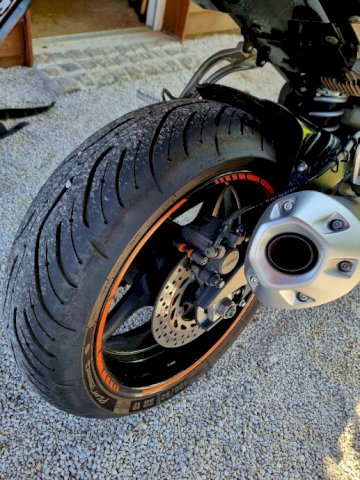Yamaha FZ1 FAZER 998 cm3, 2006 god.