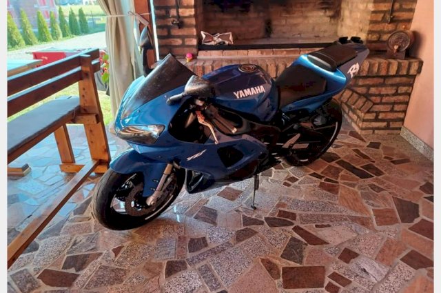 Yamaha R1