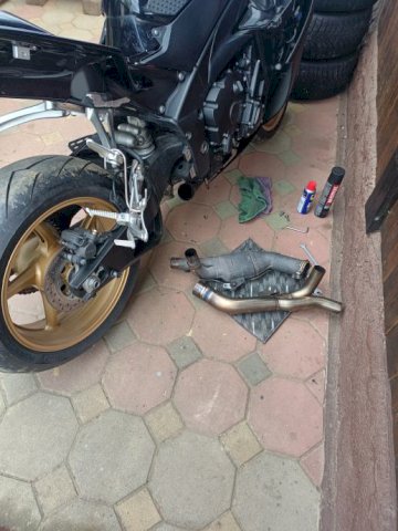 Yamaha R1 big bang 998 cm3, 2009 god.