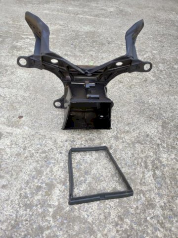 Yamaha R6 600 cm3, 2011 god.
